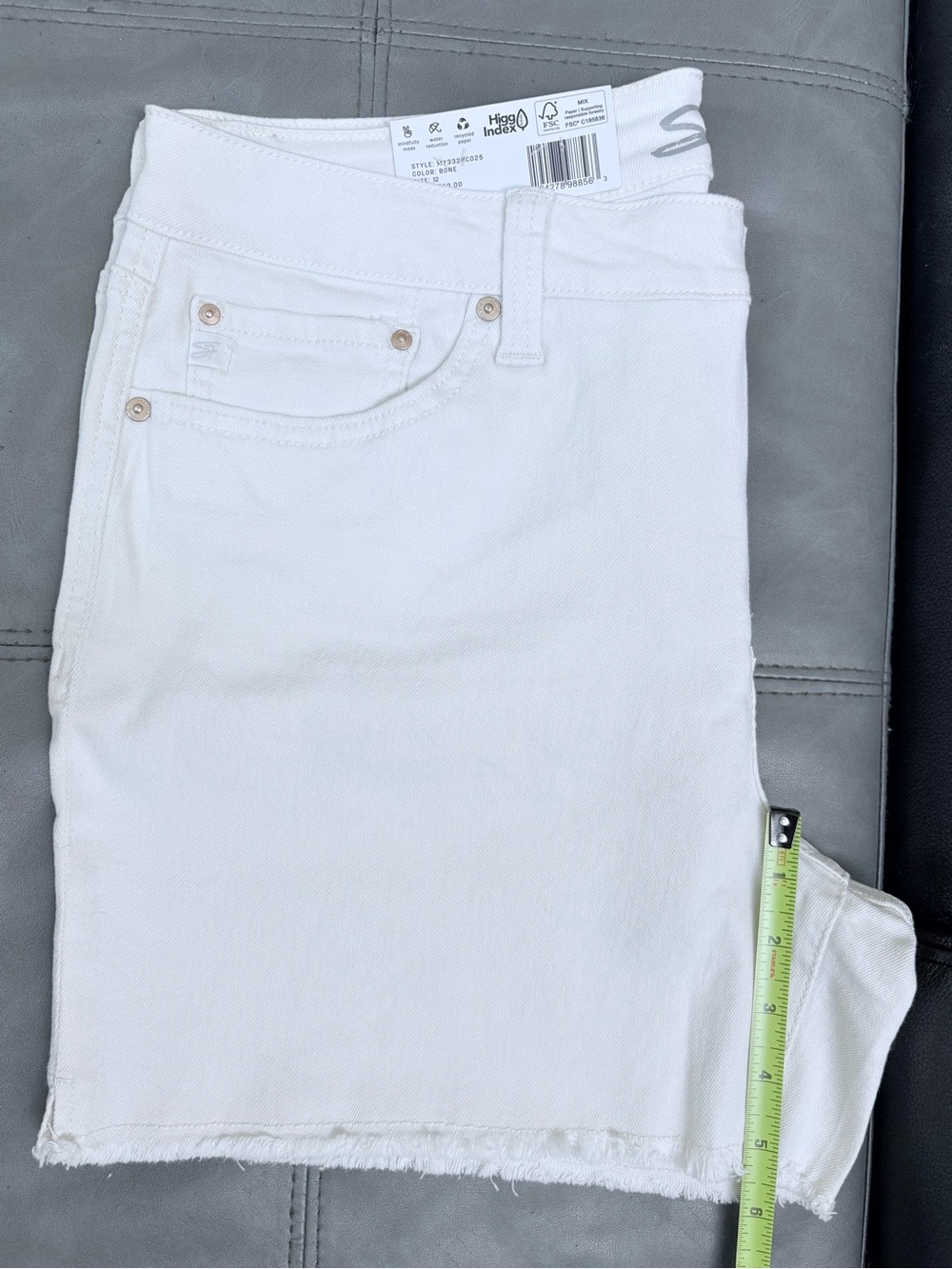 Seven 7 Women Weekend Shorts 12 Raw Hem White New with Tags
